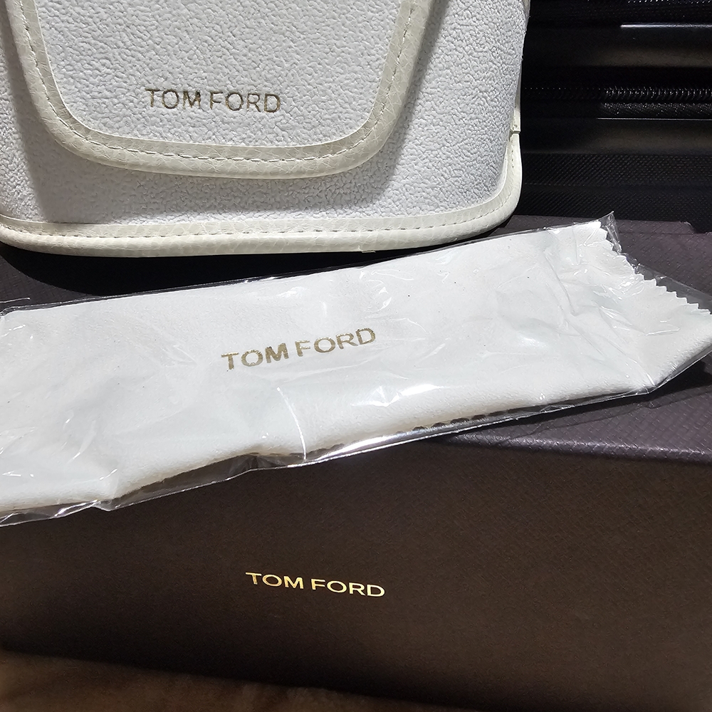 Tom Ford Ivory Sunglasses with Gold Accent - Picture 8 of 13